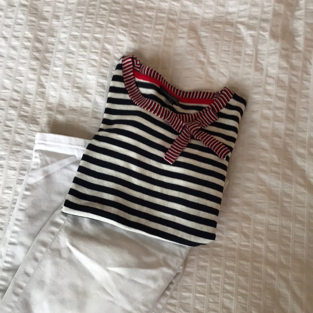 Short sleeve sweater